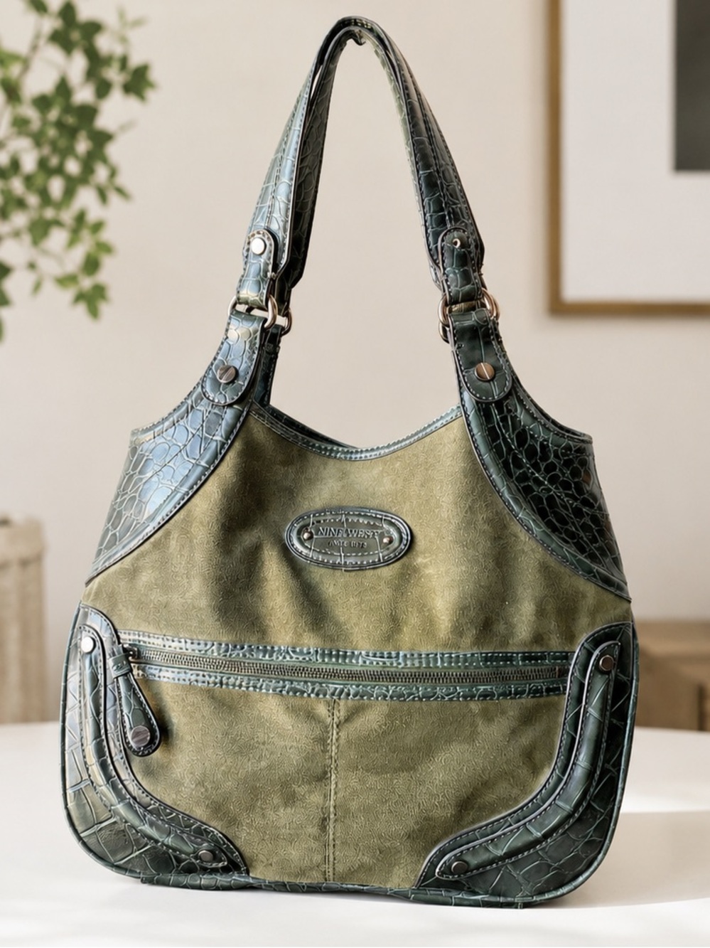 🔅 Host Pick- Vintage Y2K Nine West Olive Forest Green Swedette Bag